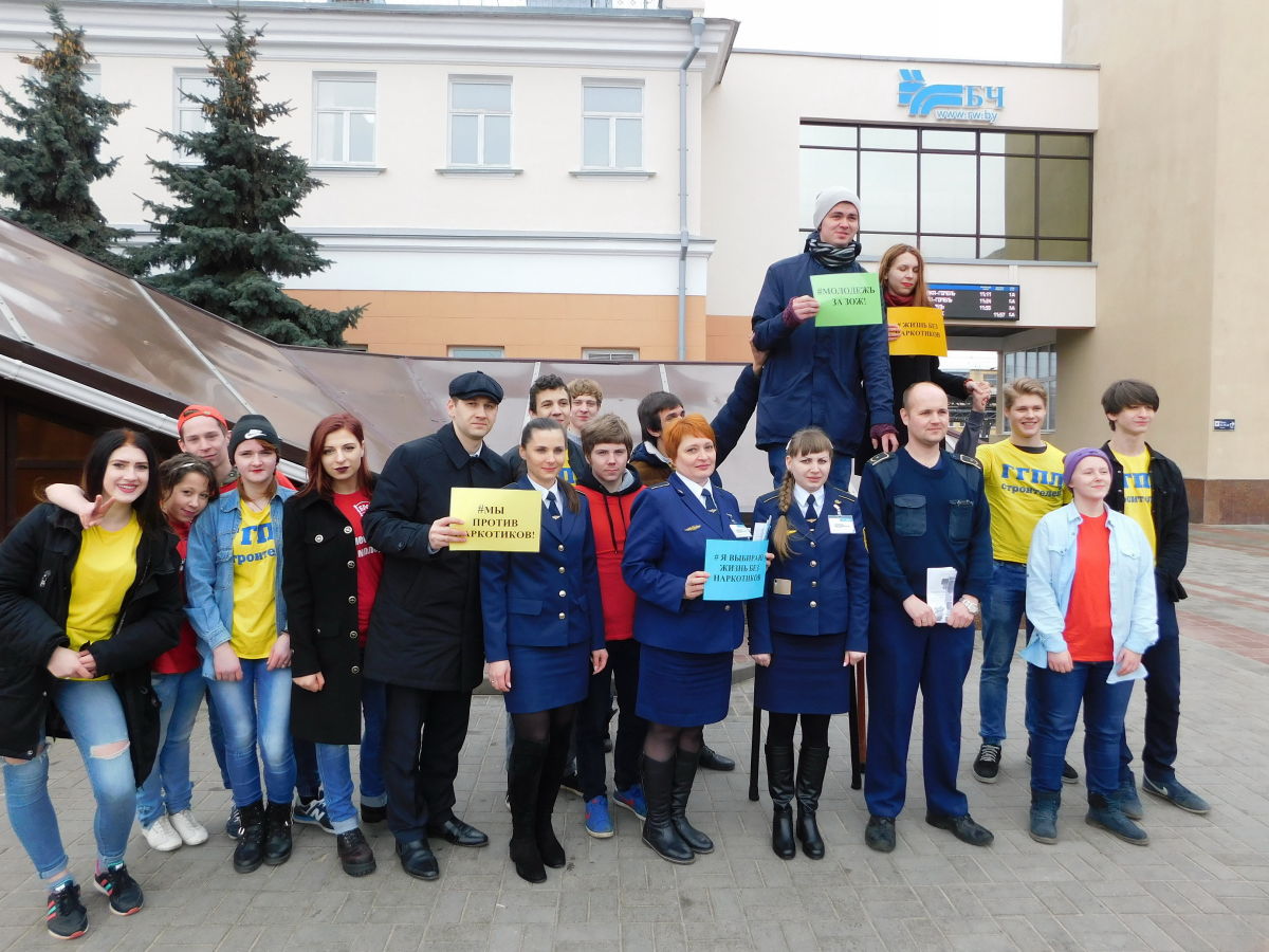 Танцы против…